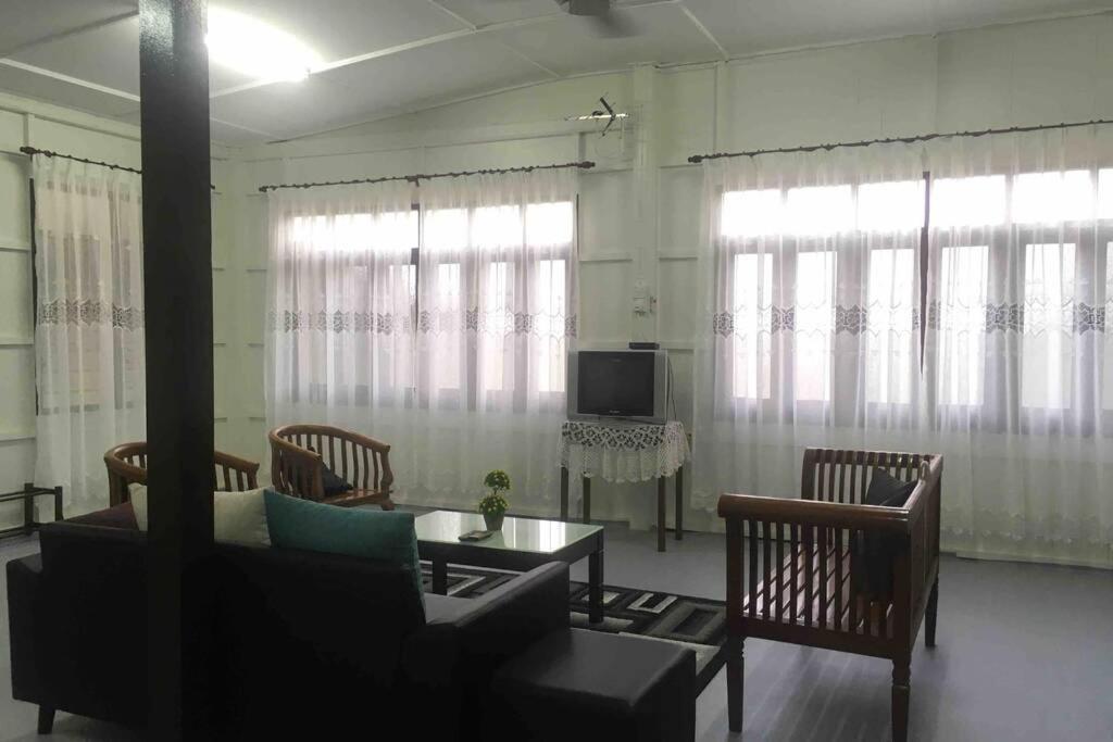 De Rhumaa Homestay 瓜拉丁加奴 外观 照片